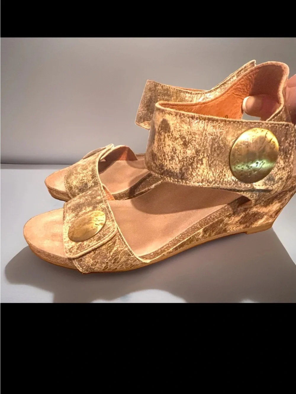 Taos Carousel 2 Wedge sandals inTaupe Multi Size 39 US 8.5-9